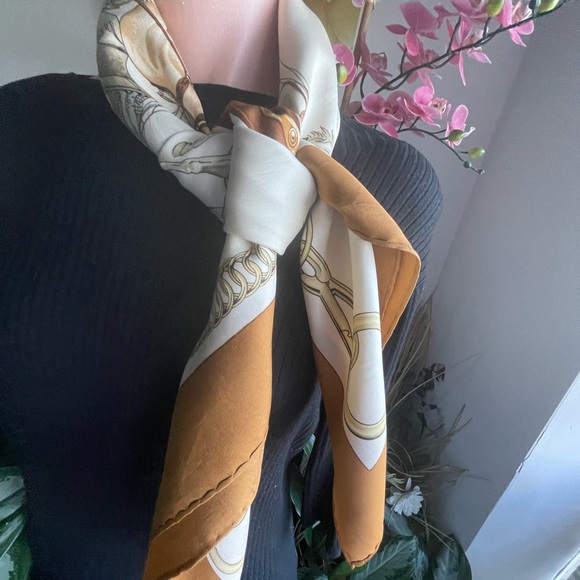 Hermès Attelages A Quatre Silk Scarf. - Picture 11 of 16